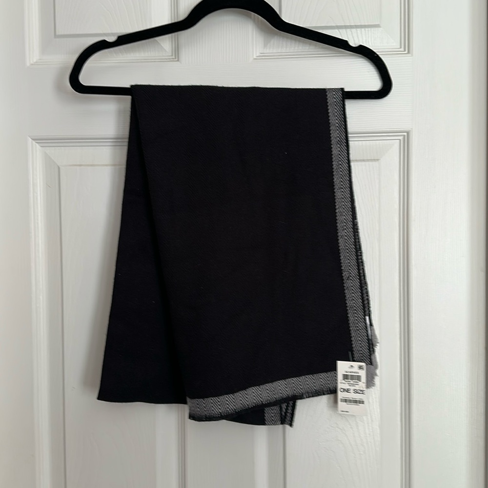 NWT men’s black Alfani scarf